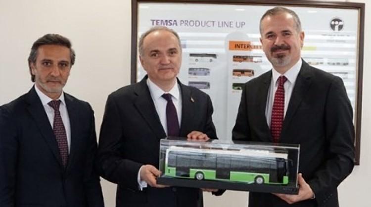Bakan, Temsa'nın elektrikli otobüsünü test etti