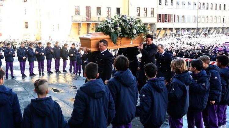 Davide Astori son yolculuğuna uğurlandı