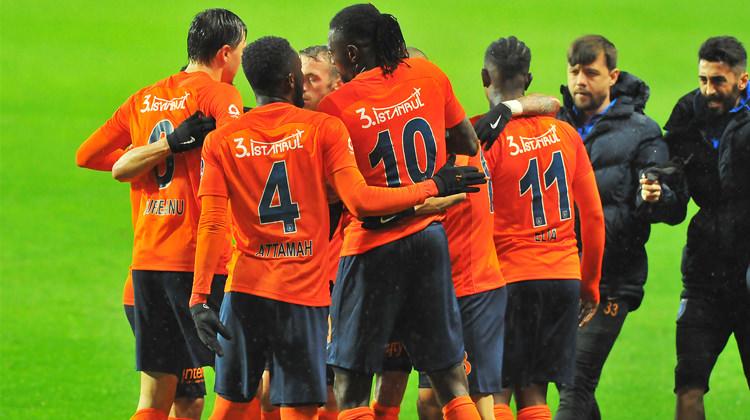 Beşiktaş maçı öncesi Başakşehir'e müjde!