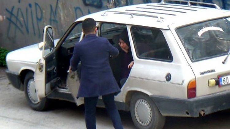 Nişanlısına bağıran adam neye uğradığını şaşırdı!