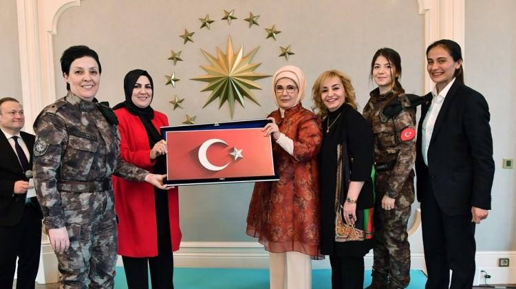 Emine Erdoğan'dan en anlamlı buluşma