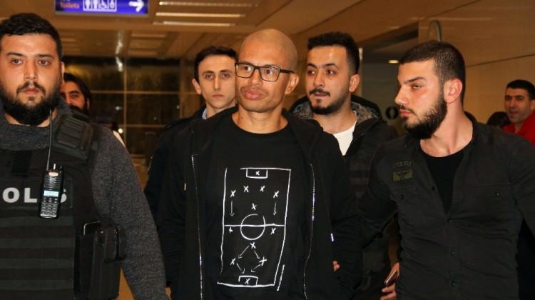 F.Bahçe taraftarlarının Alex hayal kırıklığı