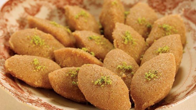 Kolay irmik helvası tarifi Kolay irmik helvası tarifi