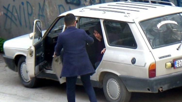Nişanlısına hakaret eden adama şok!