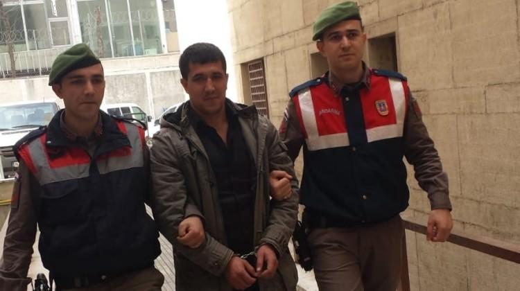 Devriye gezen jandarmaya yakalandı!