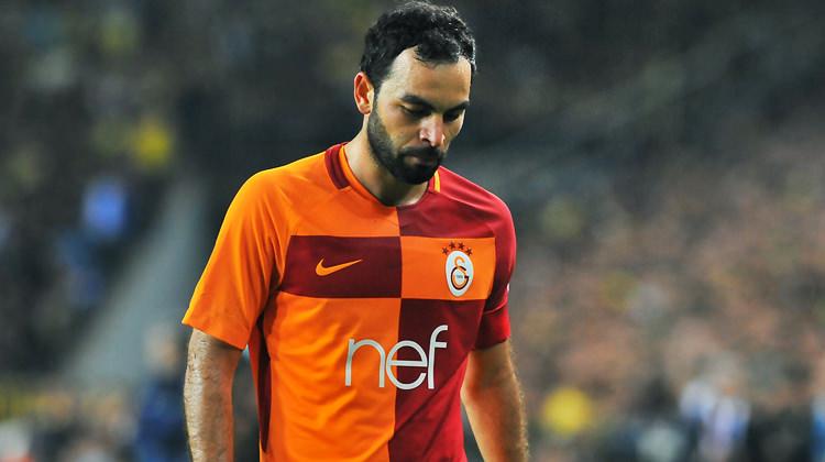 Flaş iddia! Selçuk İnan futbolu bırakıyor
