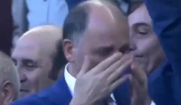 Gözyaşları ve acı sözleriyle veda etti!