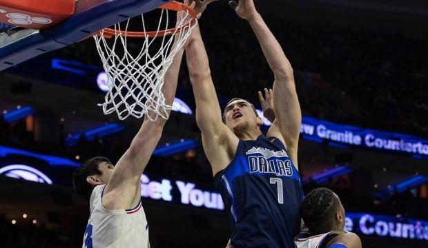 Ersan İlyasova'dan "double-double"