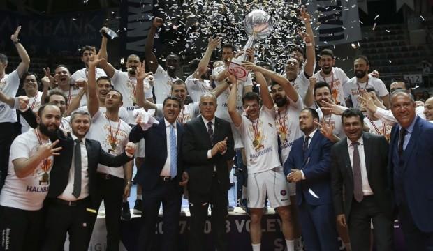 Voleybolda şampiyon belli oldu