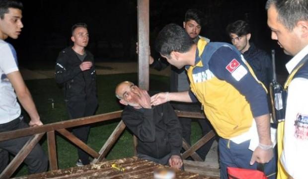 Arkadaşları dövdü, 'Bana vurmuşlar mı?' diye sordu