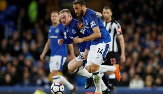 Cenkli Everton tek golle güldü!