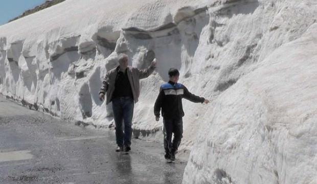 Nisan sonunda kar kalınlığı 2 metre