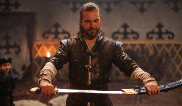 Diriliş Ertuğrul'da Engin Altan Düzyatan, yani Ertuğrul Bey diziden ayrılacak!