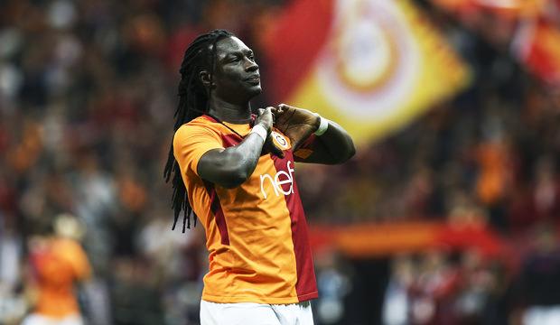 Gomis, Alex'in rekorunu egale etti!