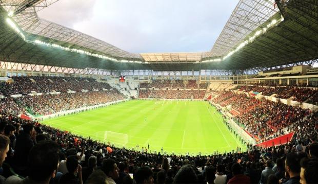 3. Lig maçında 33 bin kişilik stat doldu