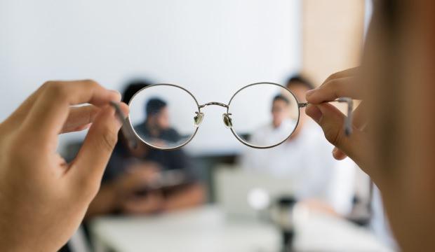 Astigmat nedir astigmat nasıl oluşur astigmat tedavisi astigmat belirtileri Astigmat nedir astigmat nasıl oluşur astigmat tedavisi astigmat belirtileri