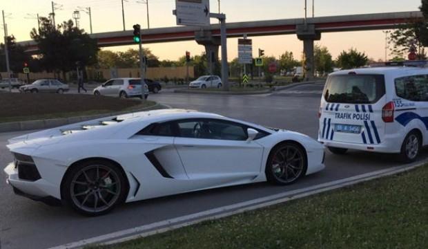 Bir ilçeyi çıldırtan araba