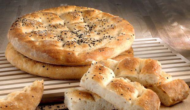 EV DE LEZZETLİ KOLAY RAMAZAN PİDESİ TARİFİ EV DE LEZZETLİ KOLAY RAMAZAN PİDESİ TARİFİ