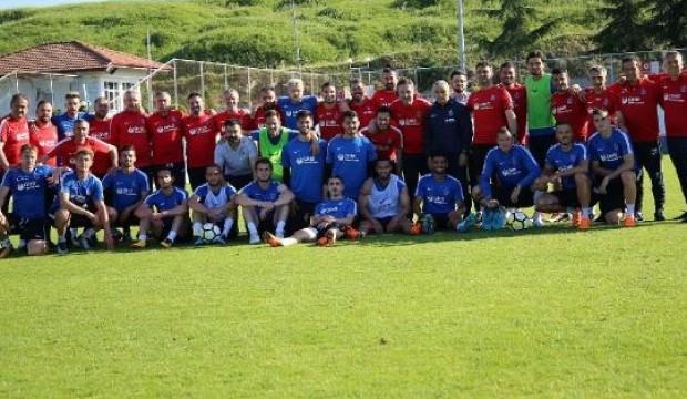 Futbolcular Çalımbay’a veda etti