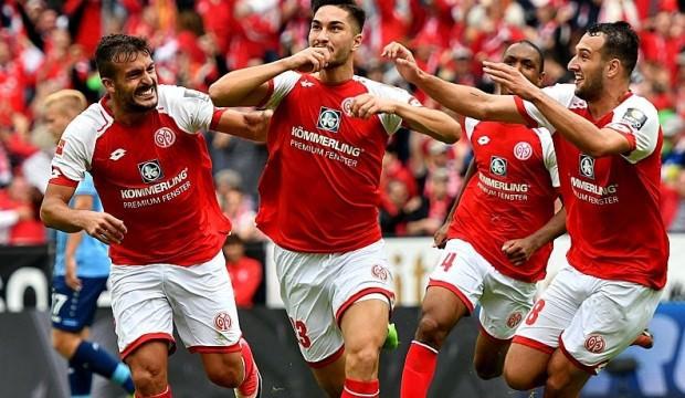 Galatasaray peşindeydi, imzayı attı