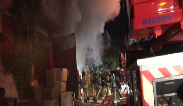 Gaziosmanpaşa'da fabrika yangını