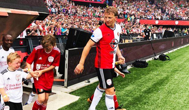 Kuyt yeşil sahalara böyle veda etti!