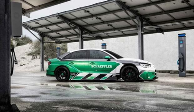 Yeni Audi RS3'e 4 motor takıldı