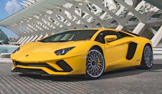Lamborghini Aventador S güncellendi