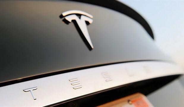 Tesla direksiyon simidini kaldırıyor