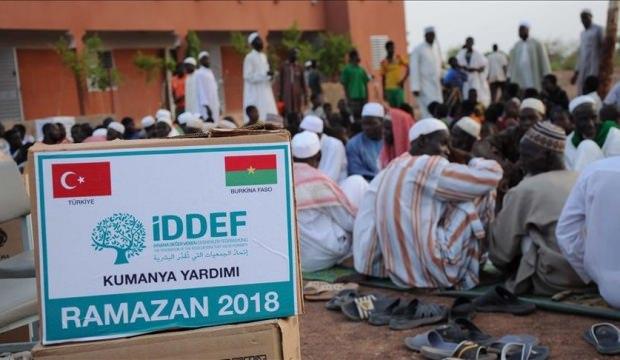 İDDEF 33 ülkede 250 bin kişiye iftar verdi