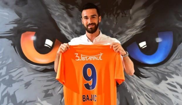 Riad Bajic 1 yıl daha Başakşehir'de