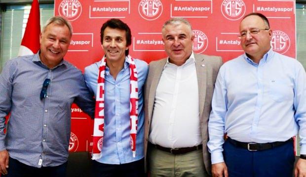 Bülent Korkmaz'dan 1+1 yıllık imza