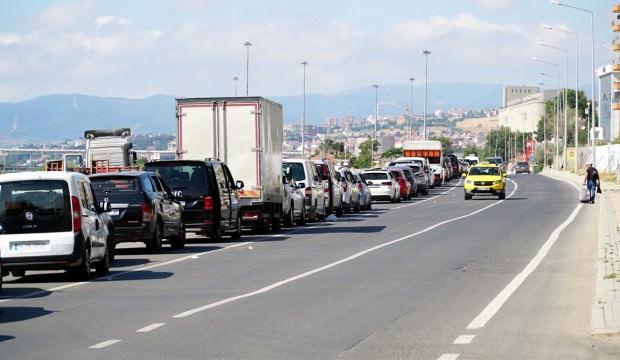 Kuyruğun sonu görünmüyor! 8'den beri bekliyorlar