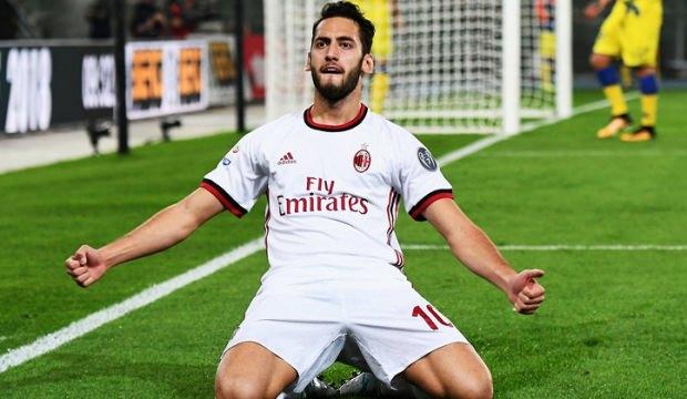 Hakan Çalhanoğlu Milan'dan ayrılıyor!