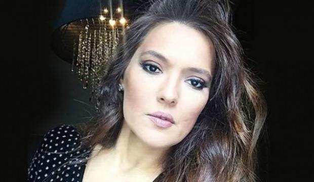 Demet Akalından takipçisine sert yanıt Demet Akalından takipçisine sert yanıt