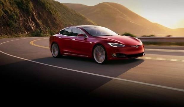 Tesla'nın bataryası iki kez alev aldı
