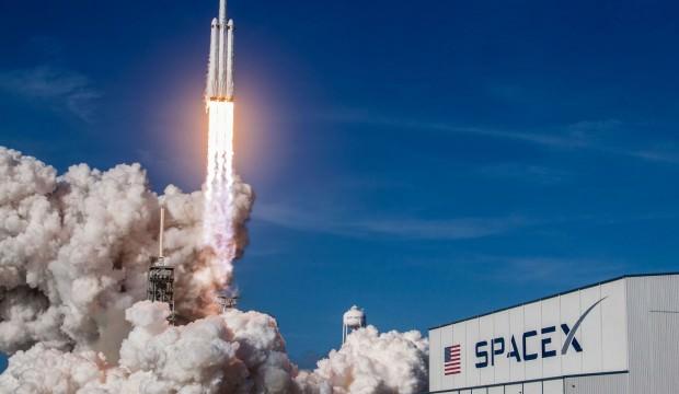 SpaceX kargo kapsülü uzaya fırlatıldı SpaceX kargo kapsülü uzaya fırlatıldı