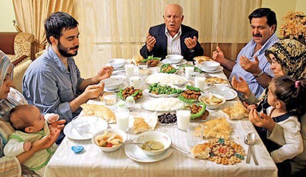 Yemek yemeden önce okunacak dua! Yemeye başlamadan önce yemek duaları!