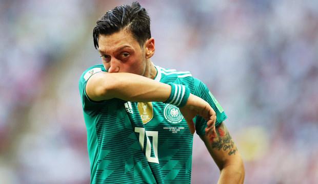 Mesut Özil Alman milli takımını bıraktı!