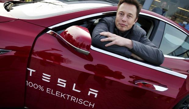 Elon Musk açıkladı: 'KITT' gerçek oluyor