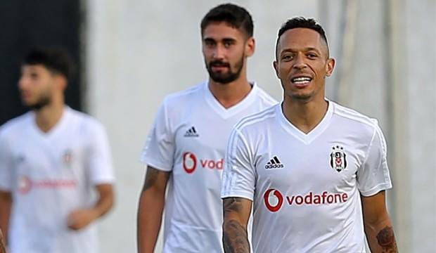 Adriano, Linz maçında oynayacak mı?