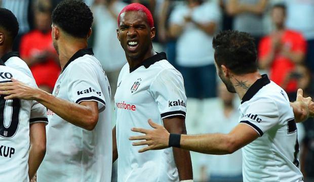 Ryan Babel'den zemin tepkisi!