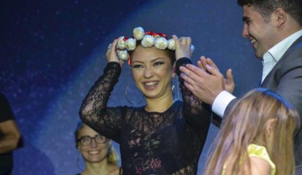 Ece Seçkin, evliliğe yeşil ışık yaktı Ece Seçkin, evliliğe yeşil ışık yaktı