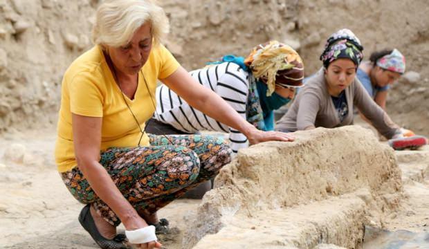 60lı emekli öğretmen kadın yeniden üniversiteli oldu 38