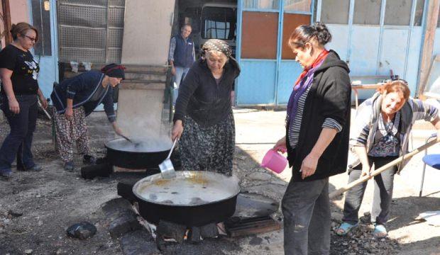 Kış hazırlığı için pekmez kazanları kuruldu Kış hazırlığı için pekmez kazanları kuruldu