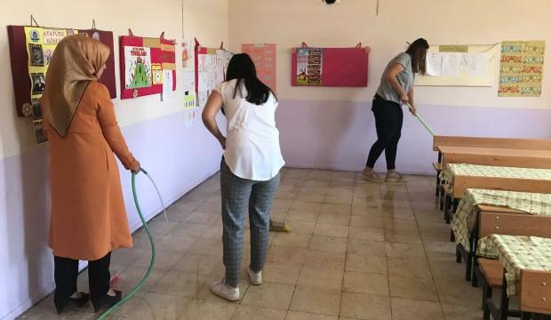 Bayan öğretmenlerin fedakarlığı duygulandırdı!