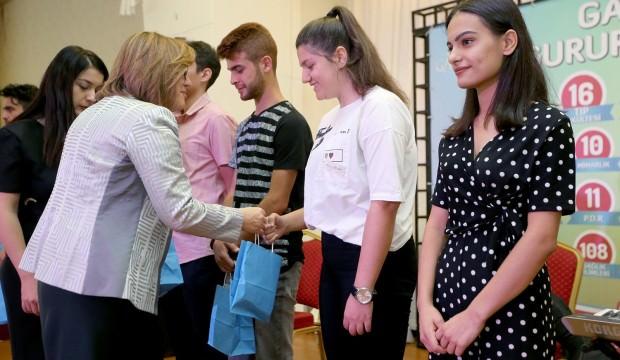 Fatma Şahin başarılı öğrencilerle buluştu