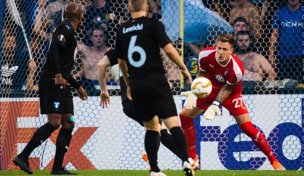Genk evinde Malmö'ye acımadı!