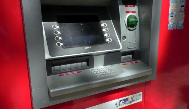 Bankamatikte 4 bin lirasını unutunca...