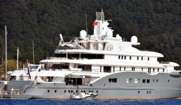 Marmaris'te lüks yata yakıt ve yiyecek ikmali!